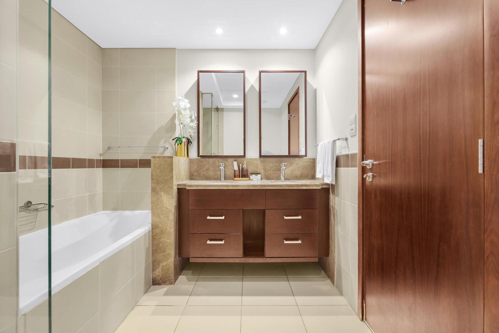 Apartment First Class 2br With Burj Khalifa & Fountain View *