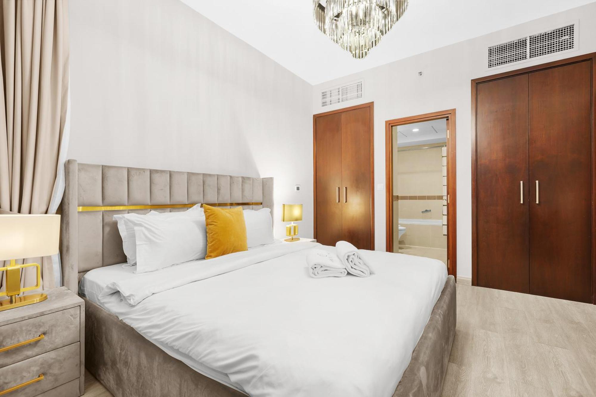 First Class 2br With Burj Khalifa & Fountain View *